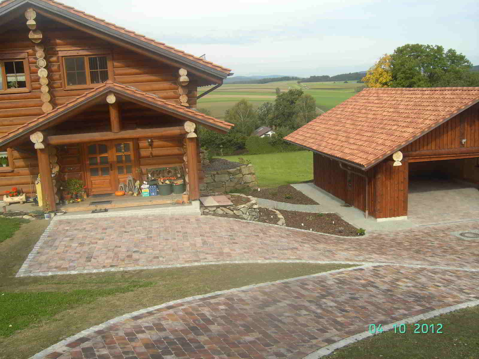 Zufahrt, Gehwege, Natursteinmauer für Privathaus in Stachesriec